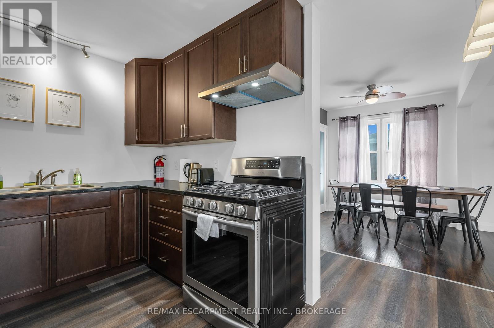 Photo 18 of Main 12 Parkview Crescent, Welland ON