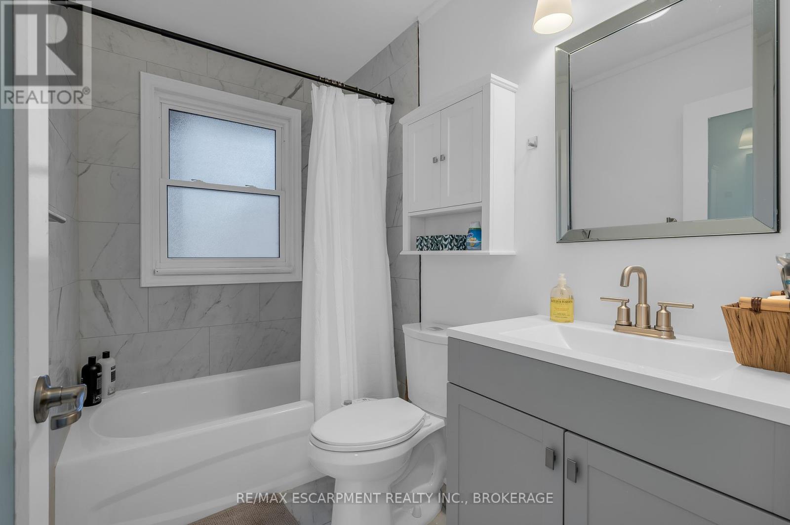 Photo 29 of Main 12 Parkview Crescent, Welland ON