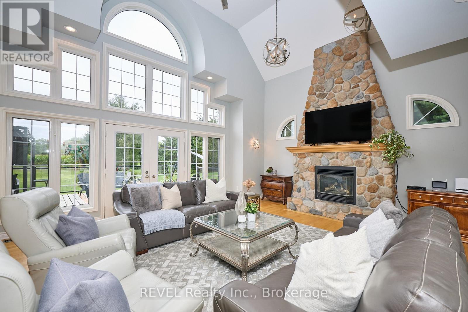 Photo 13 of 717 Metler Road, Pelham ON