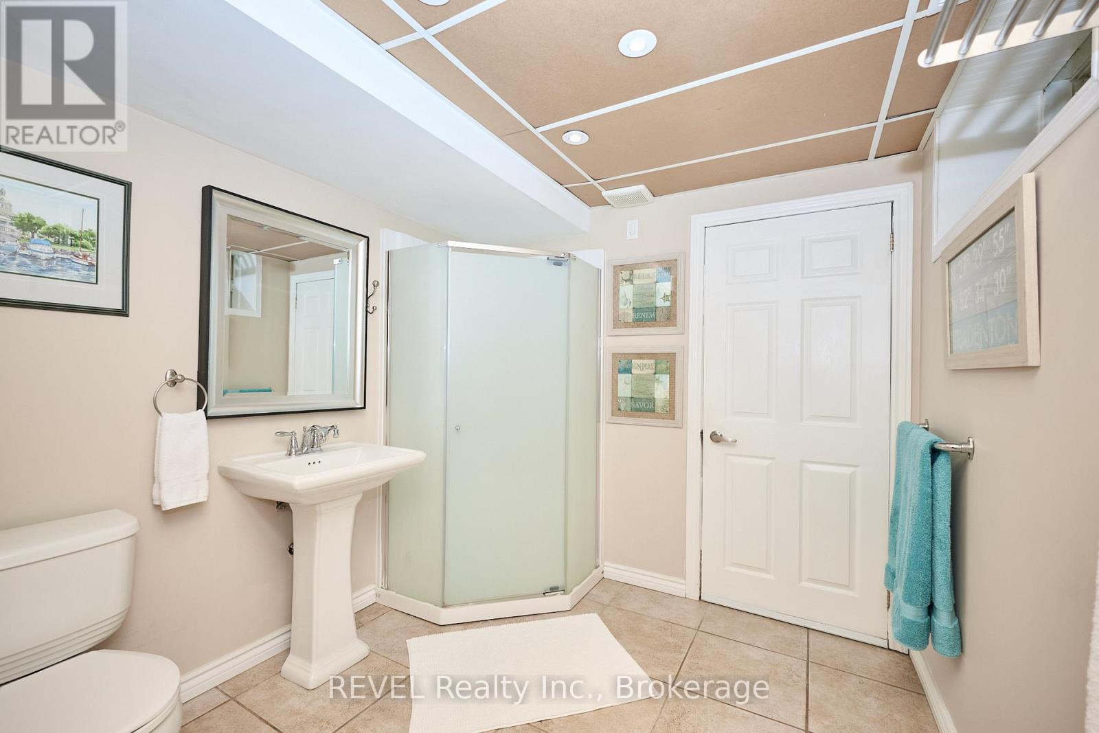 Photo 12 of 717 Metler Road, Pelham ON
