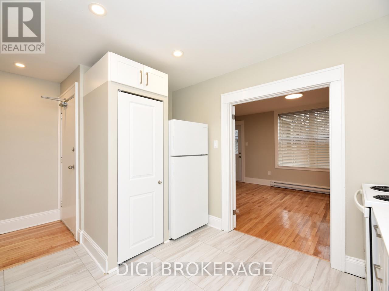 Photo 32 of 11 1 2 3 13 1 2 3 11 13 Acacia Avenue, Ottawa ON
