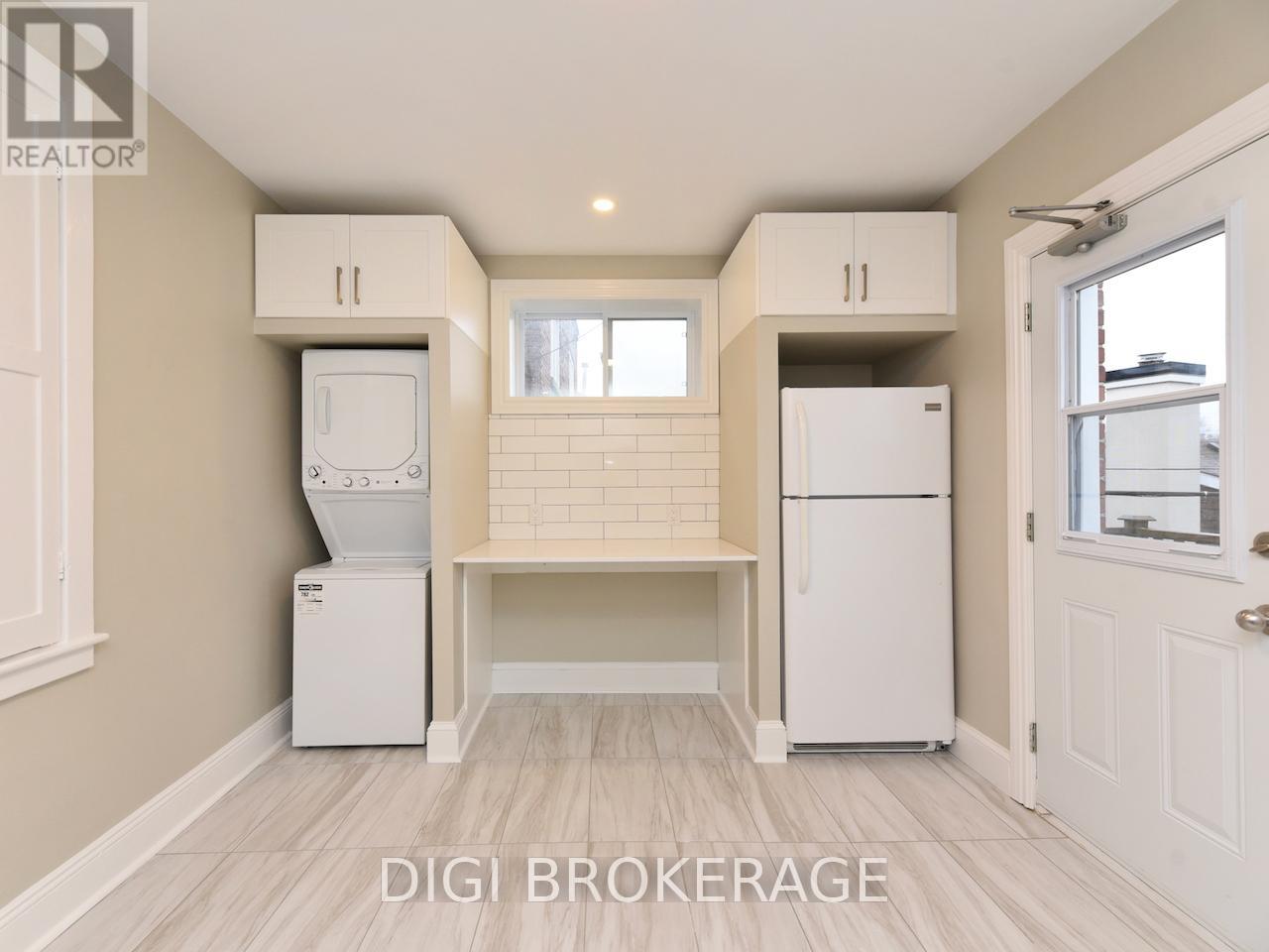 Photo 3 of 11 1 2 3 13 1 2 3 11 13 Acacia Avenue, Ottawa ON