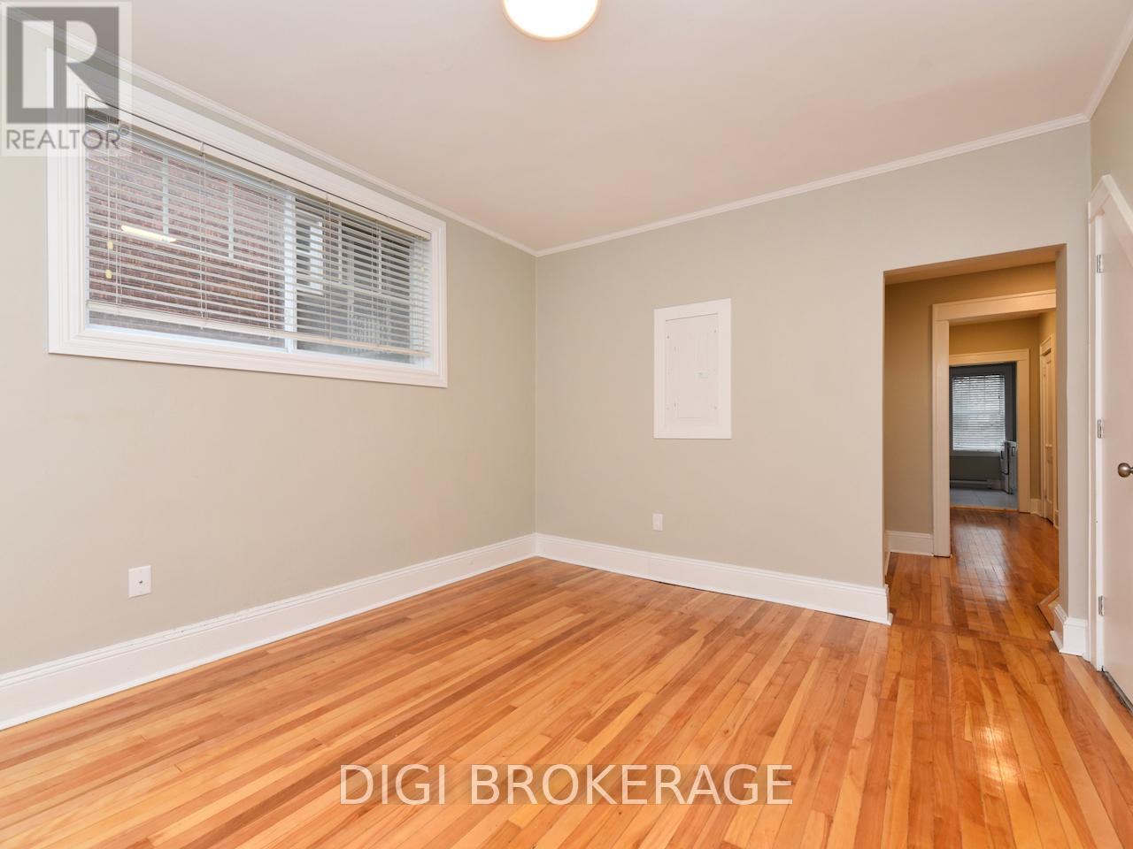 Photo 17 of 11 1 2 3 13 1 2 3 11 13 Acacia Avenue, Ottawa ON