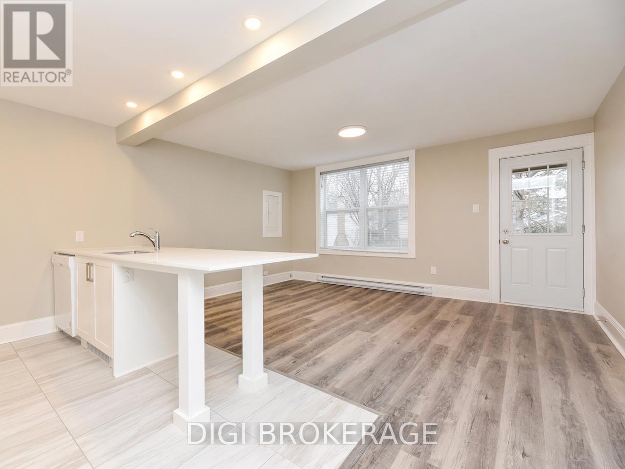 Photo 44 of 11 1 2 3 13 1 2 3 11 13 Acacia Avenue, Ottawa ON