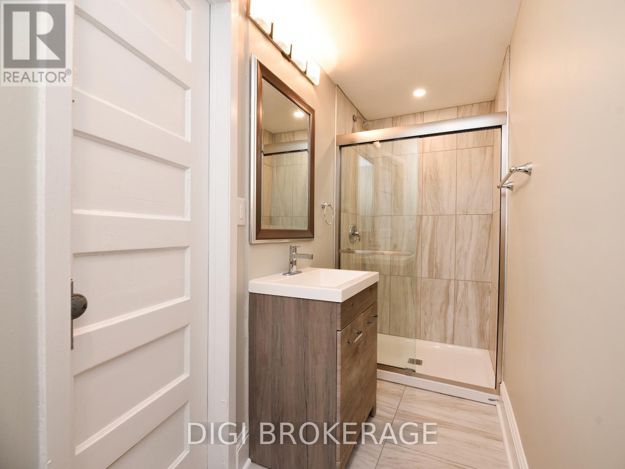 Photo 43 of 11 1 2 3 13 1 2 3 11 13 Acacia Avenue, Ottawa ON