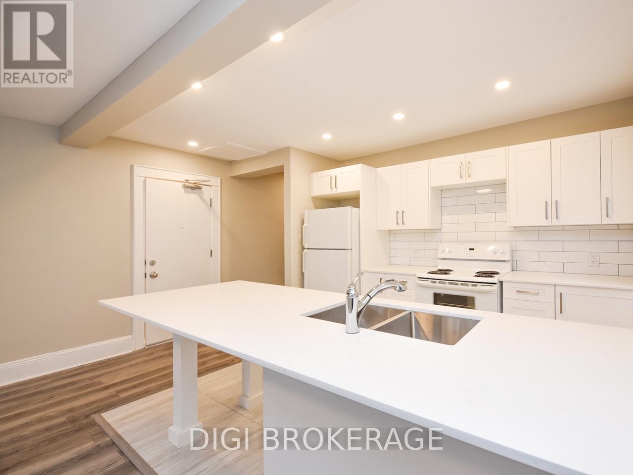 Photo 38 of 11 1 2 3 13 1 2 3 11 13 Acacia Avenue, Ottawa ON
