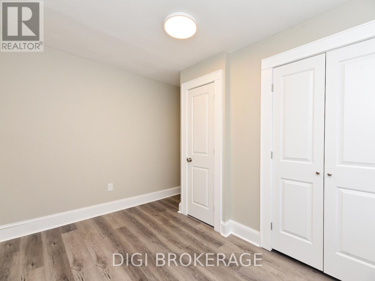 Photo 15 of 11 1 2 3 13 1 2 3 11 13 Acacia Avenue, Ottawa ON