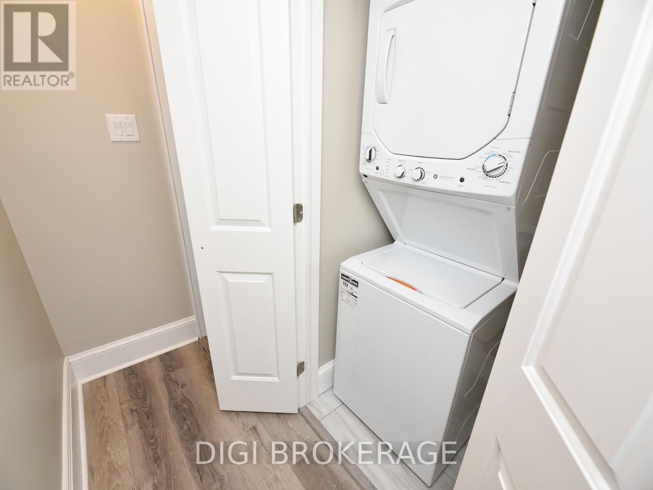 Photo 22 of 11 1 2 3 13 1 2 3 11 13 Acacia Avenue, Ottawa ON