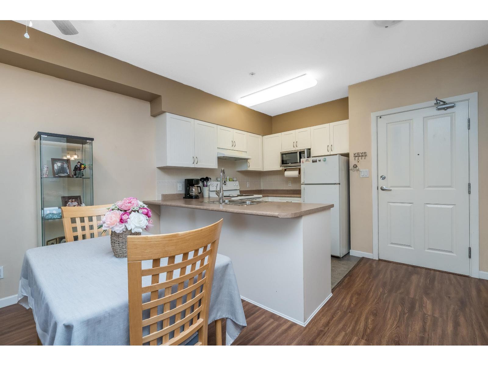 Photo 17 of 405 16068 83 Avenue, Surrey BC