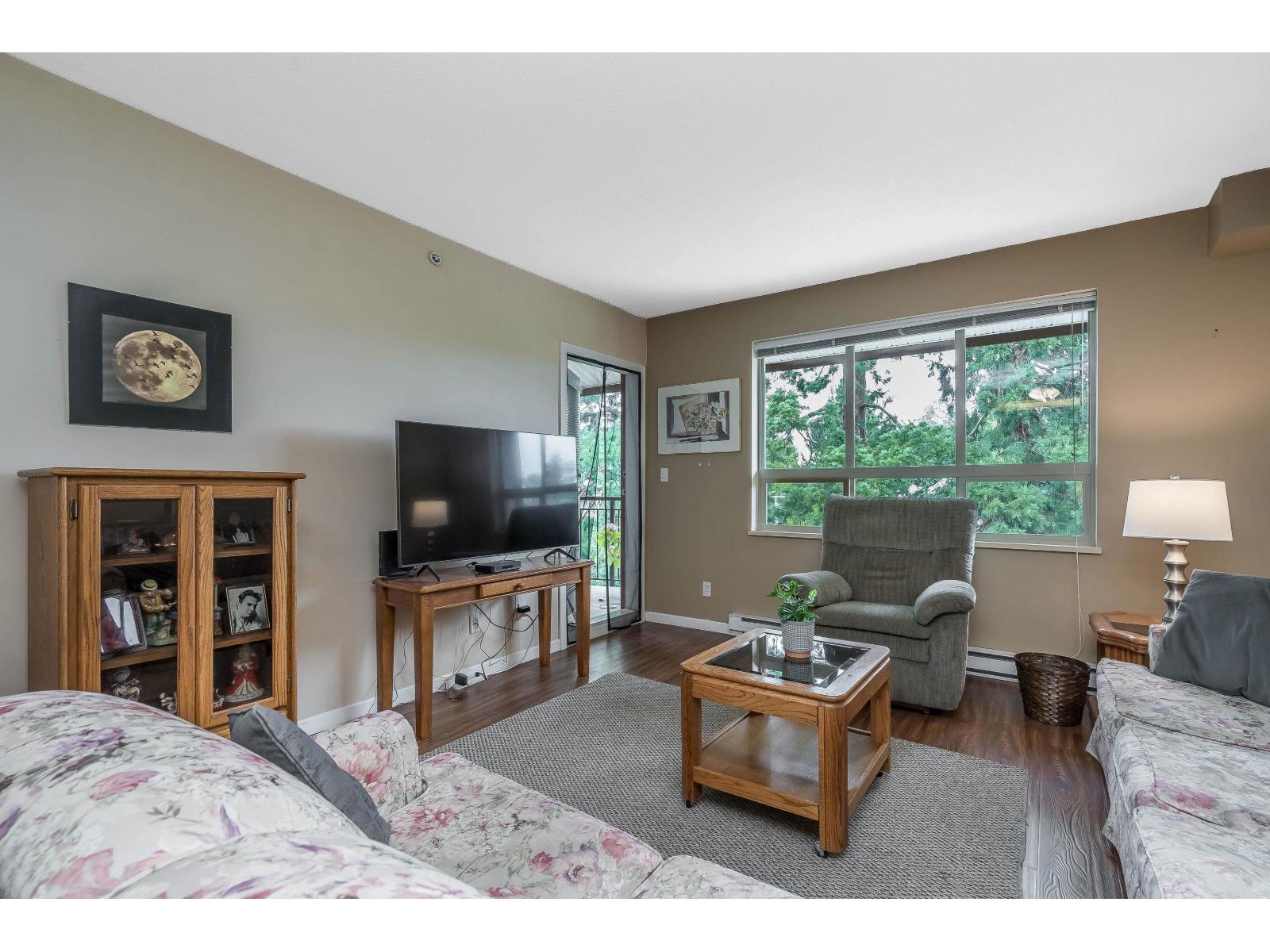 Photo 3 of 405 16068 83 Avenue, Surrey BC
