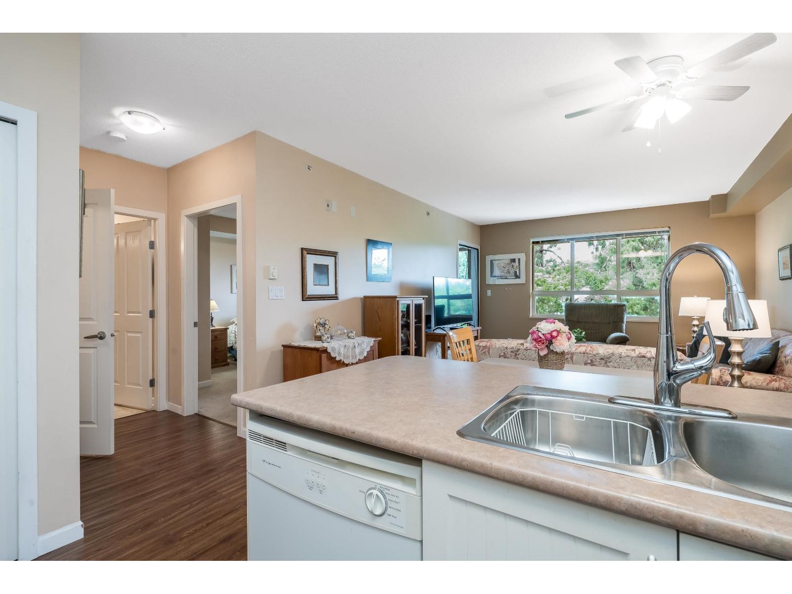 Photo 11 of 405 16068 83 Avenue, Surrey BC