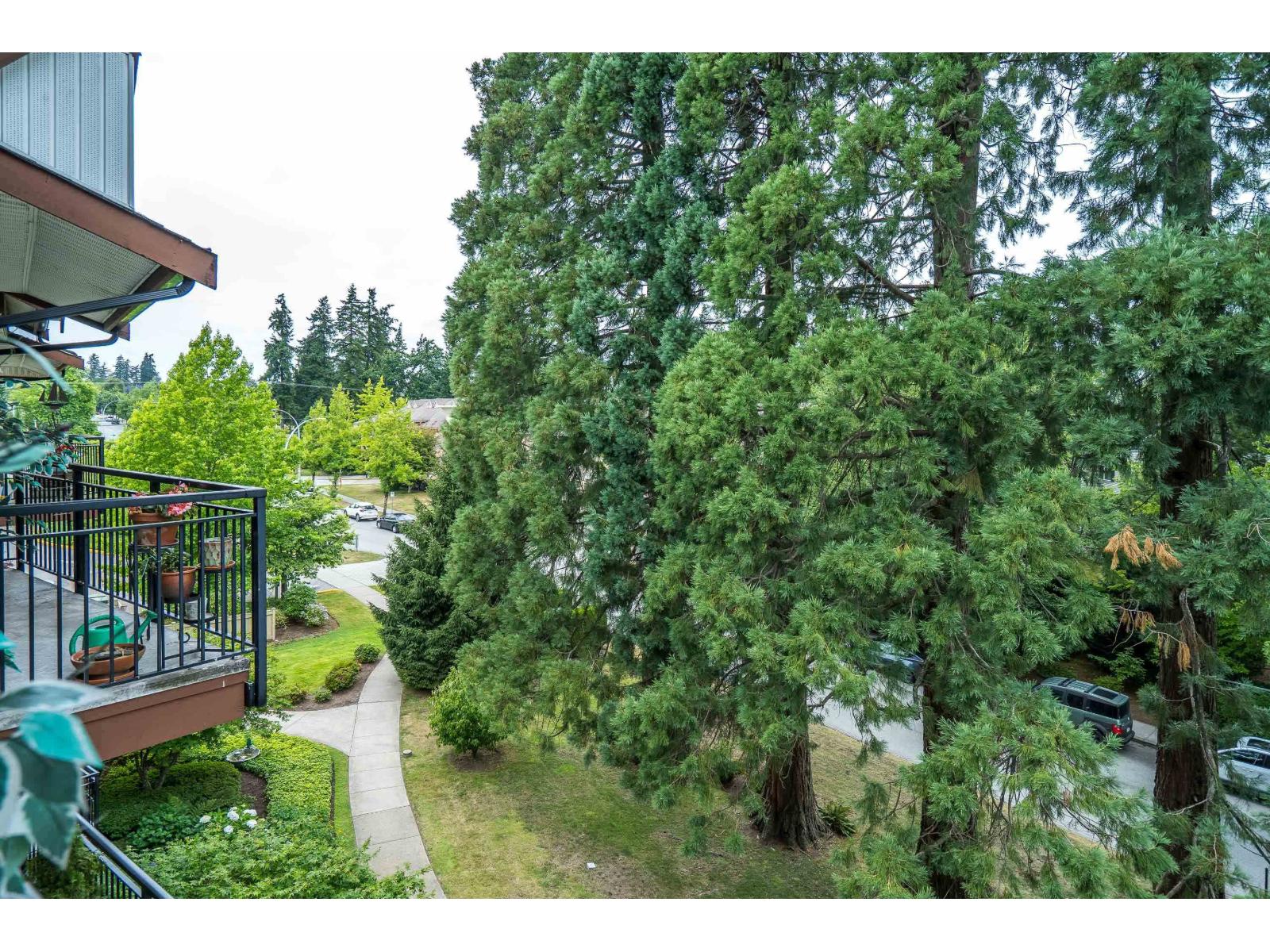 Photo 4 of 405 16068 83 Avenue, Surrey BC