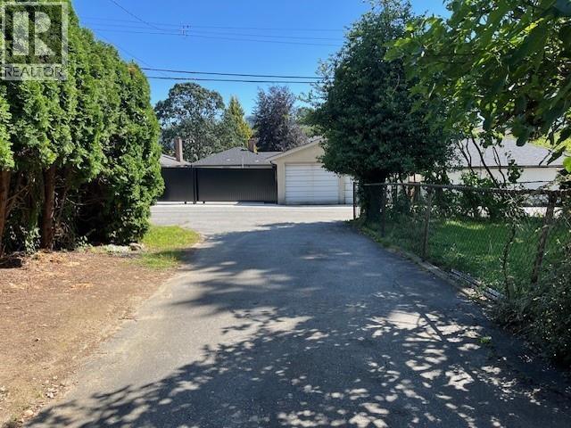 Photo 7 of 4840 Parker Street, Burnaby BC