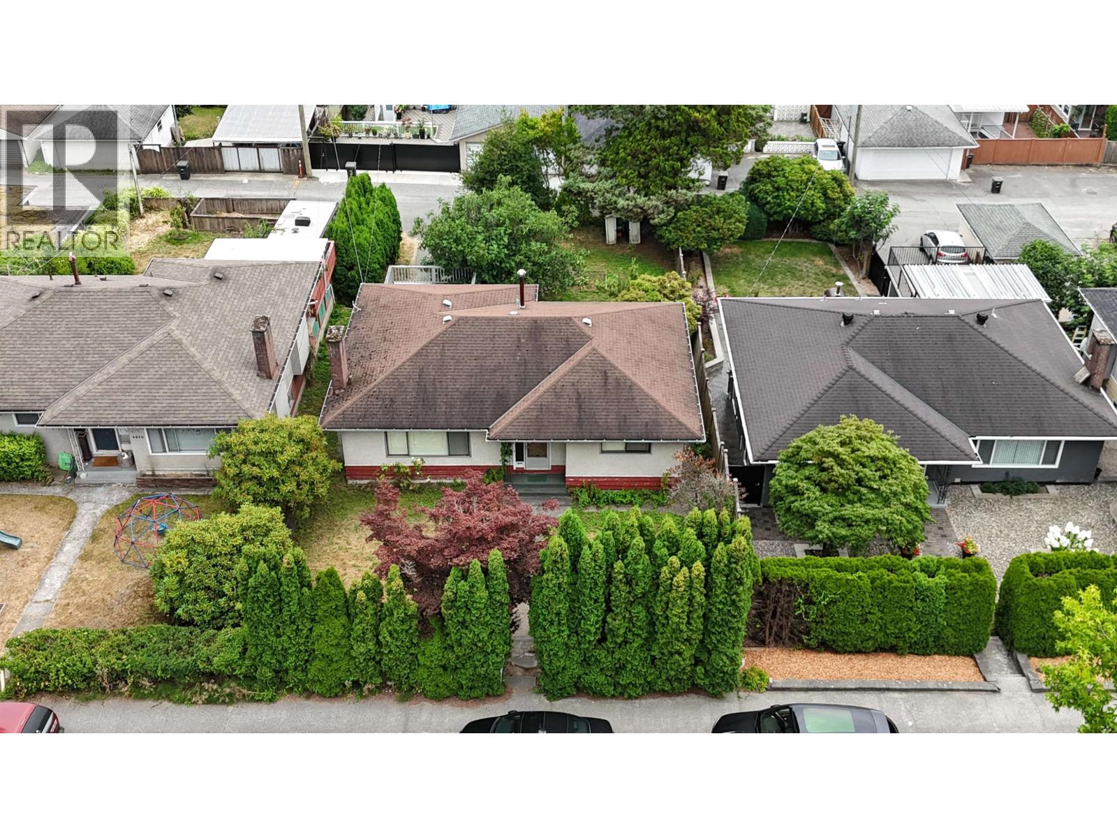 Photo 5 of 4840 Parker Street, Burnaby BC