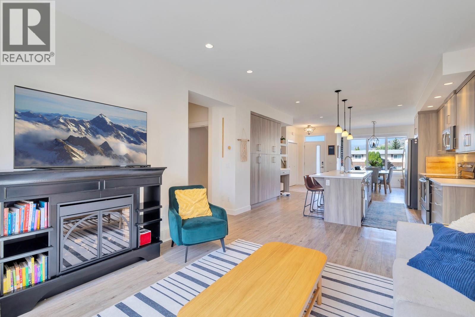  2733 Hewl Road, West Kelowna
