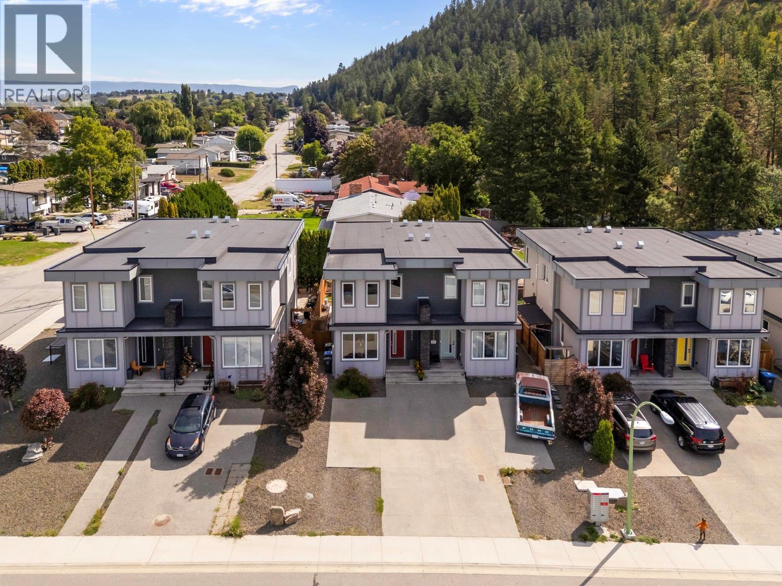  2733 Hewl Road, West Kelowna