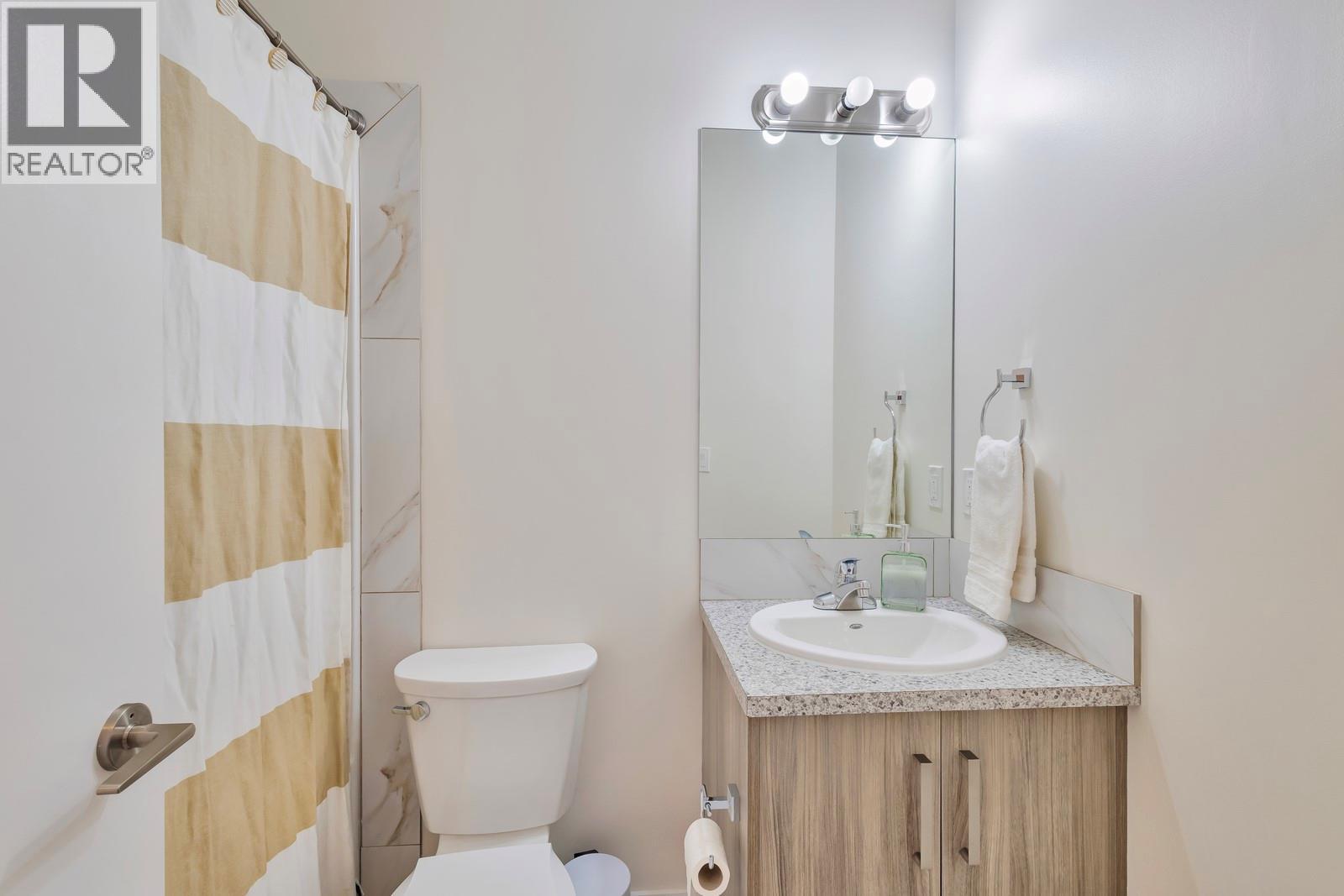  2733 Hewl Road, West Kelowna
