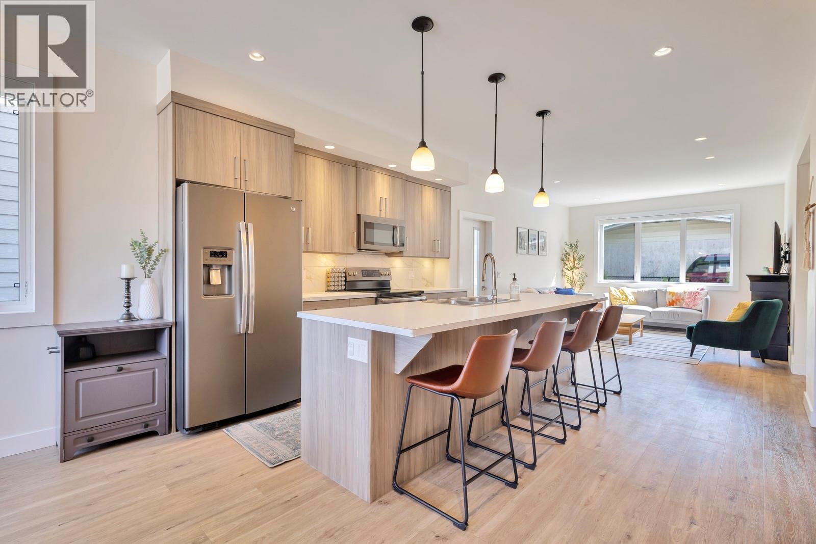  2733 Hewl Road, West Kelowna