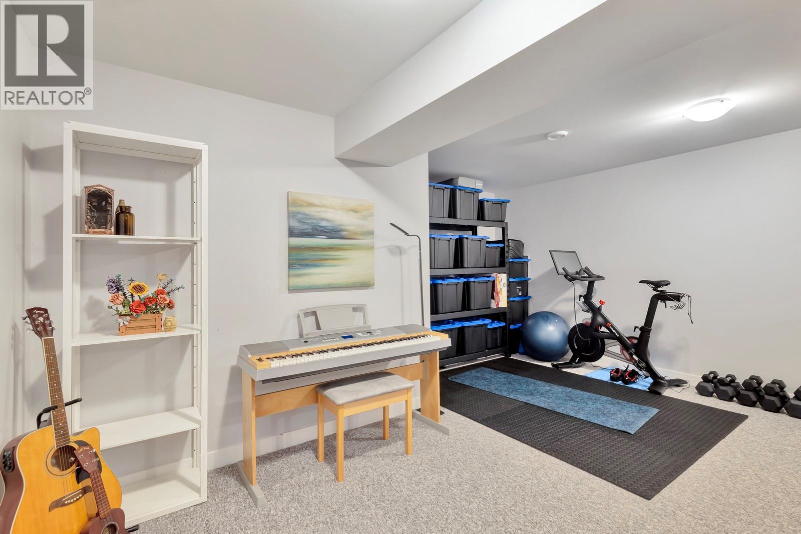  2733 Hewl Road, West Kelowna