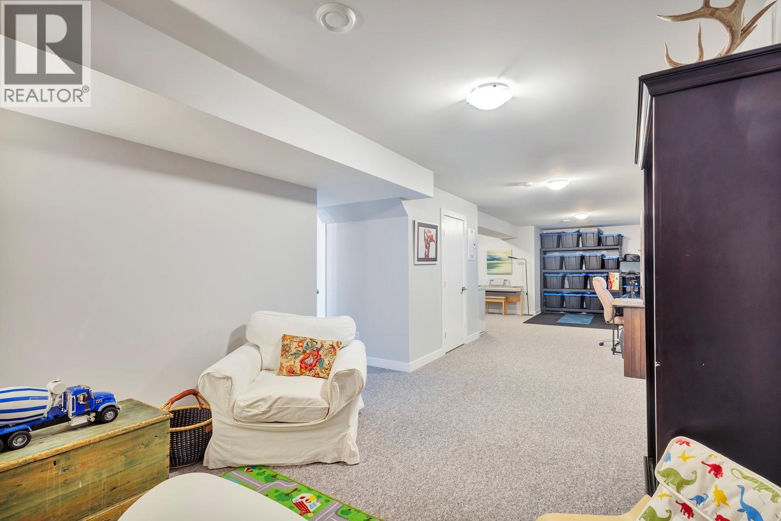  2733 Hewl Road, West Kelowna