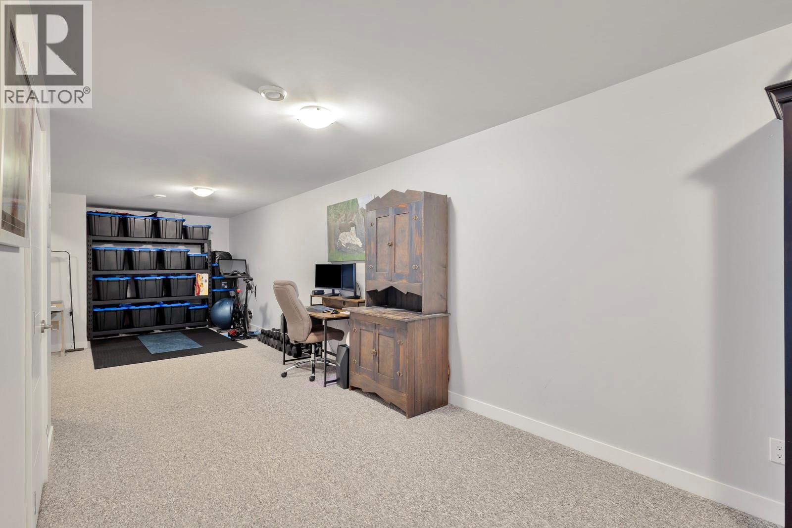  2733 Hewl Road, West Kelowna