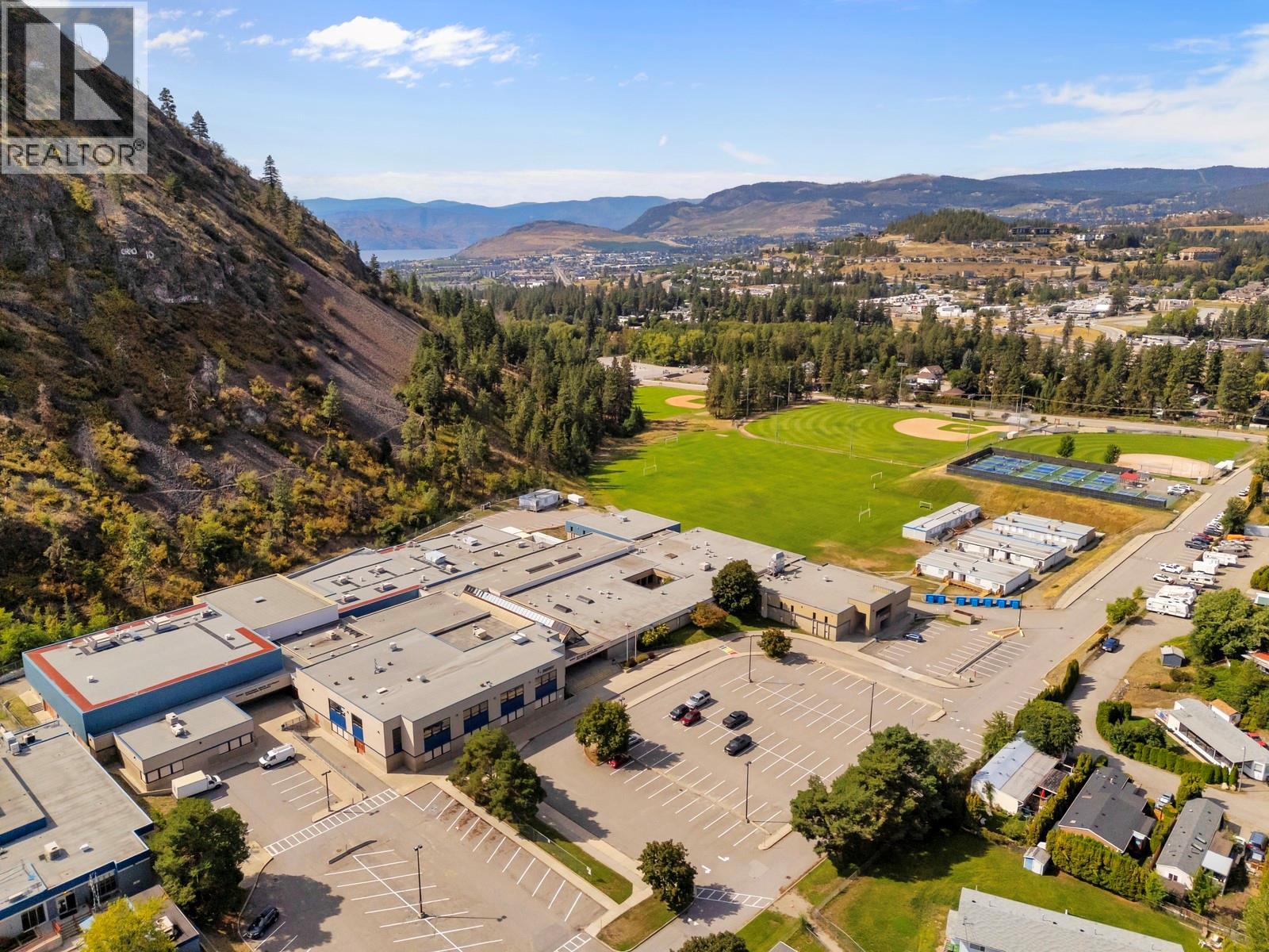  2733 Hewl Road, West Kelowna
