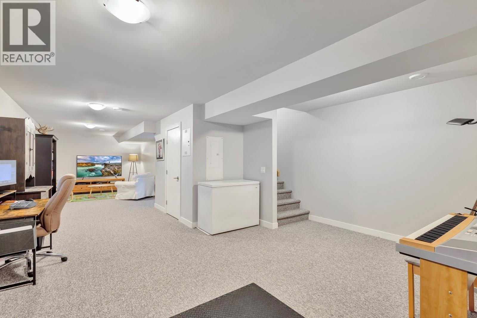 2733 Hewl Road, West Kelowna