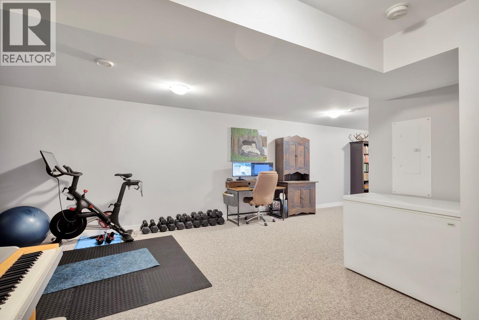  2733 Hewl Road, West Kelowna