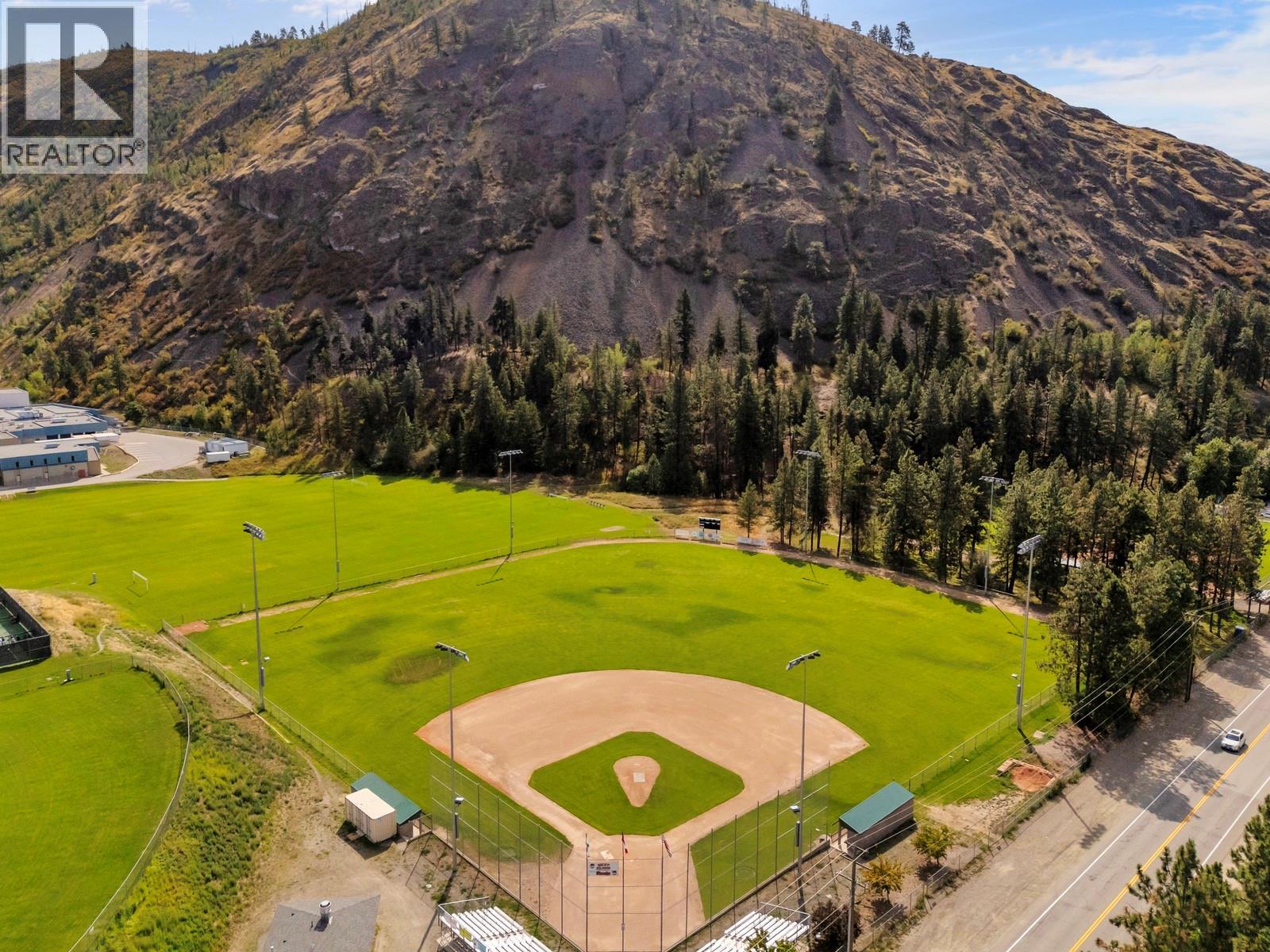  2733 Hewl Road, West Kelowna