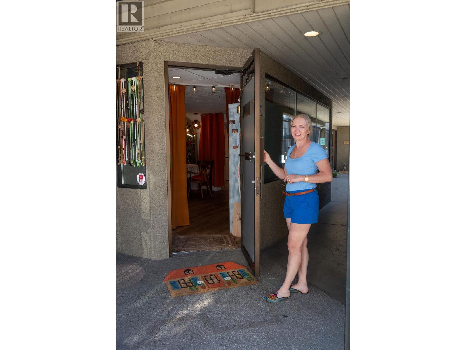 101A 545 Lawrence Avenue, Kelowna
