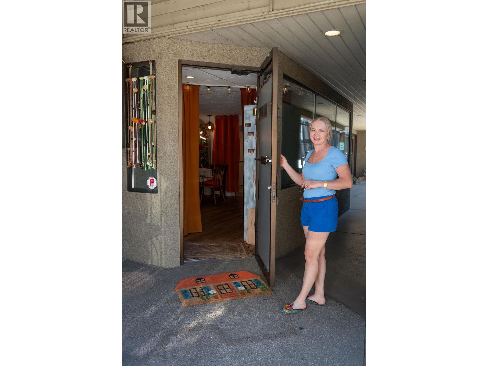 101A 545 Lawrence Avenue, Kelowna