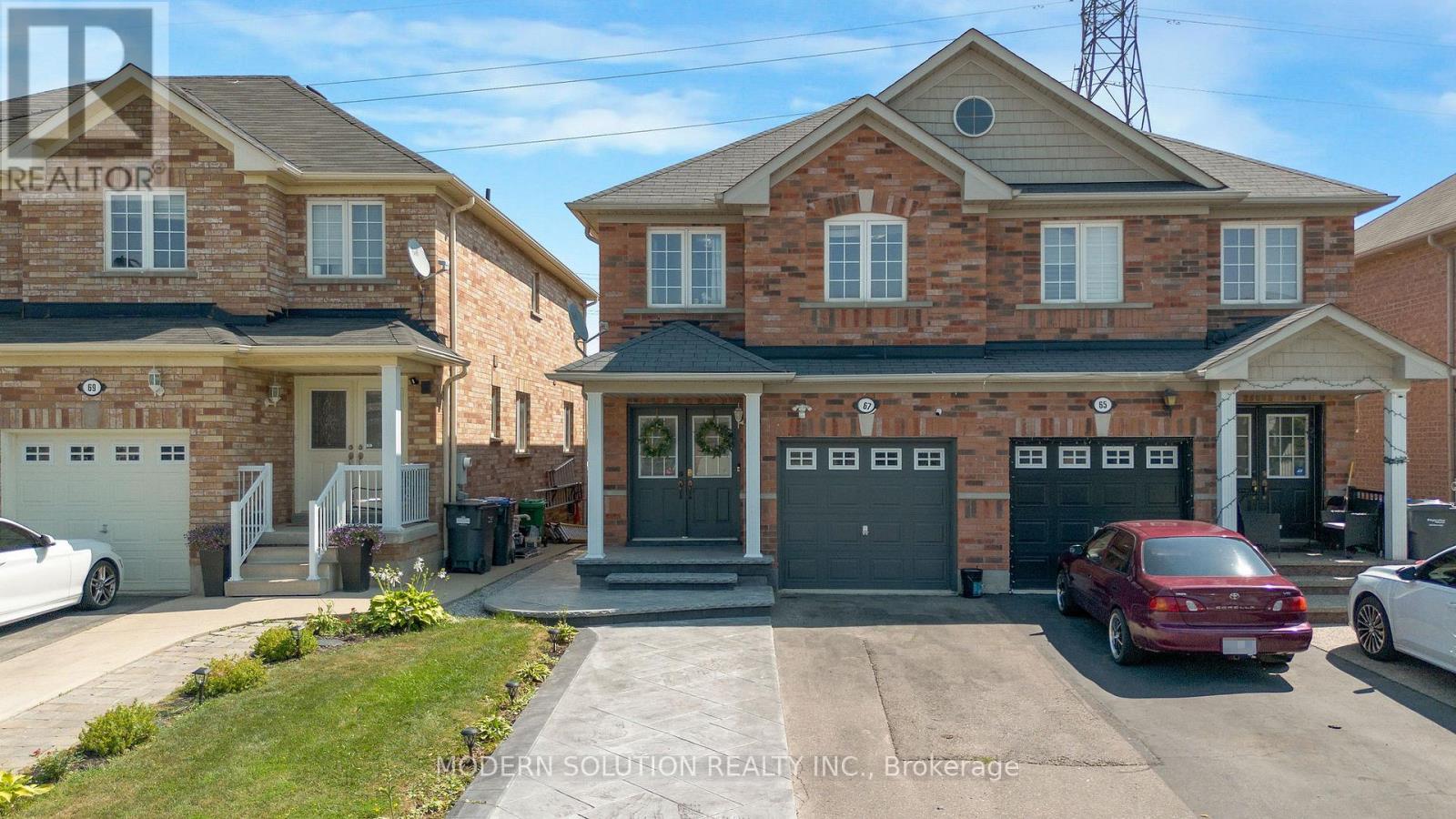 Photo 39 of 67 Roundstone Drive, Brampton ON