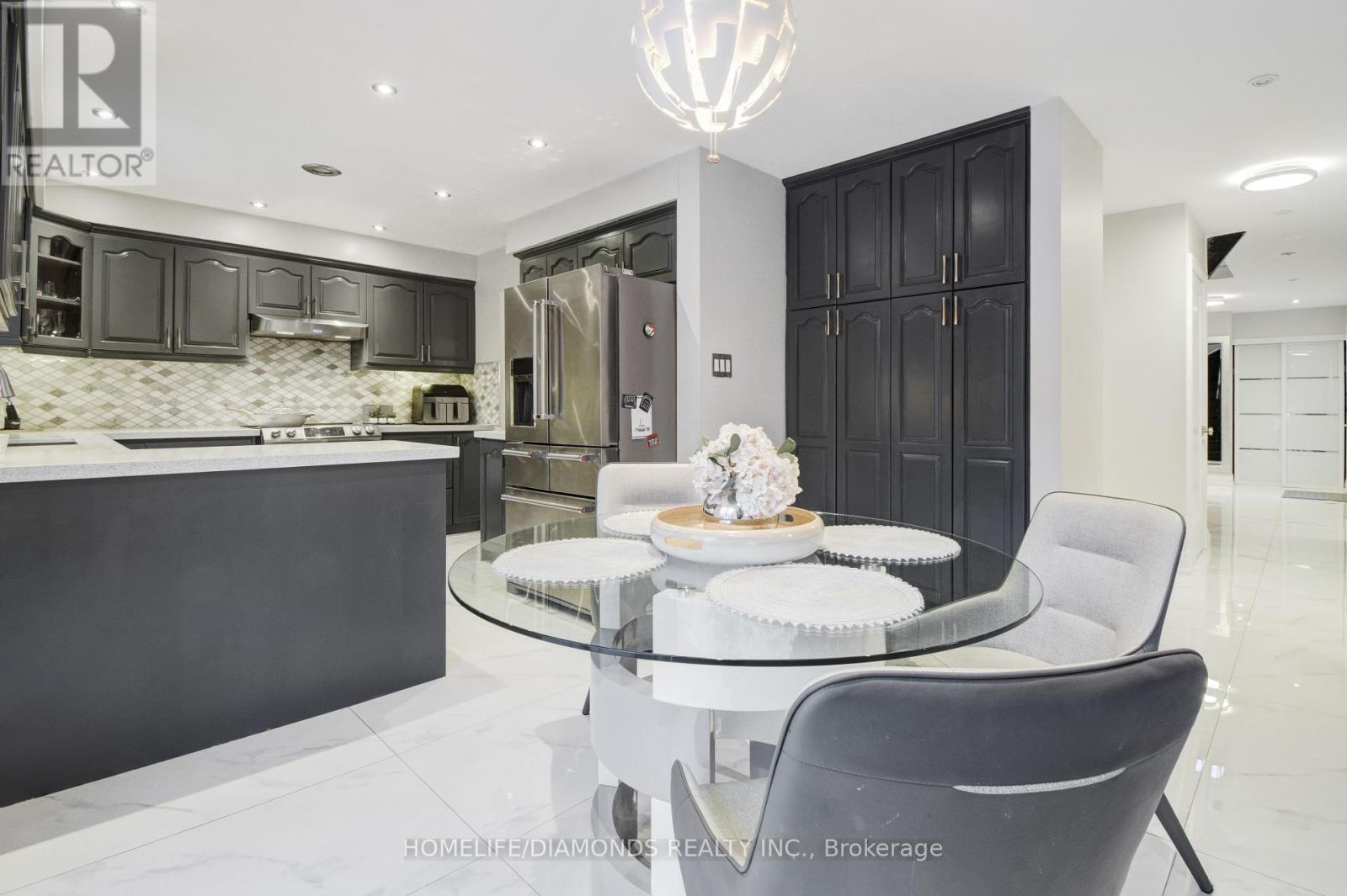 Photo 17 of 1549 Willow Way, Mississauga ON