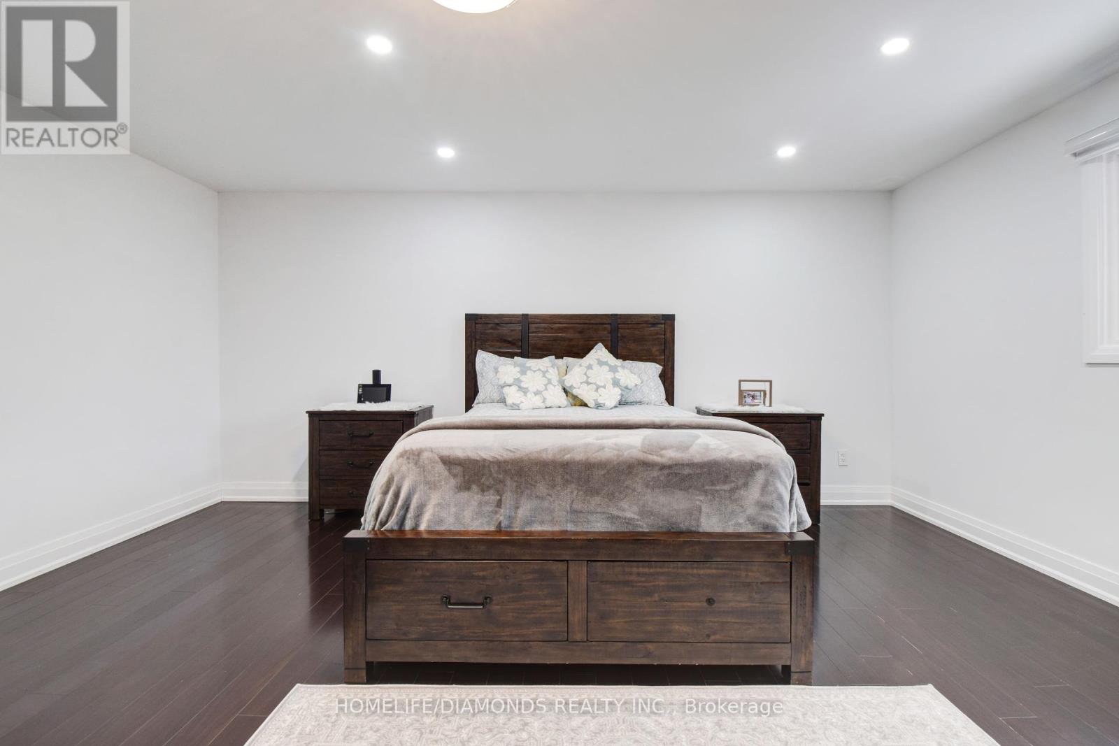 Photo 21 of 1549 Willow Way, Mississauga ON