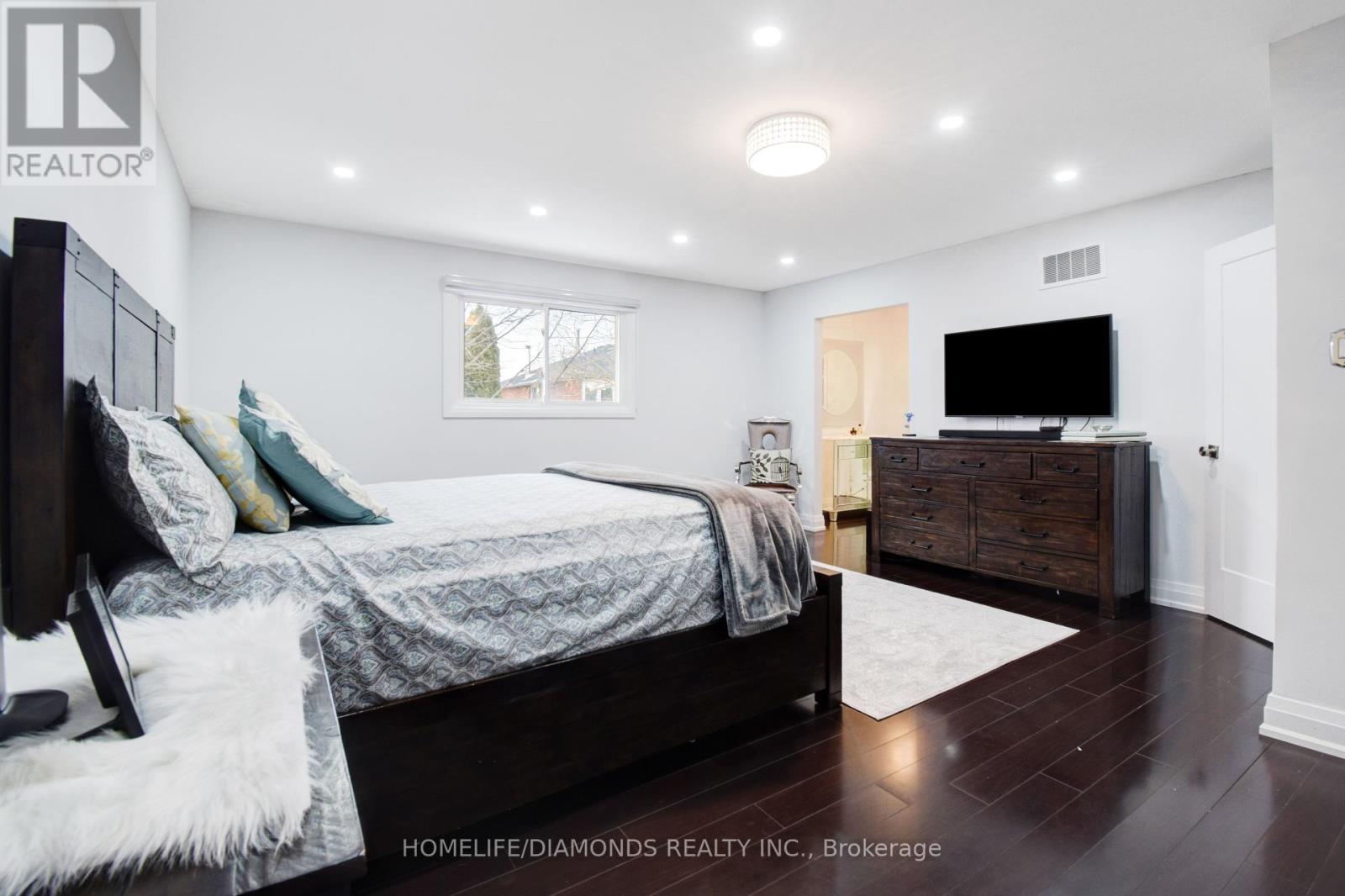 Photo 22 of 1549 Willow Way, Mississauga ON