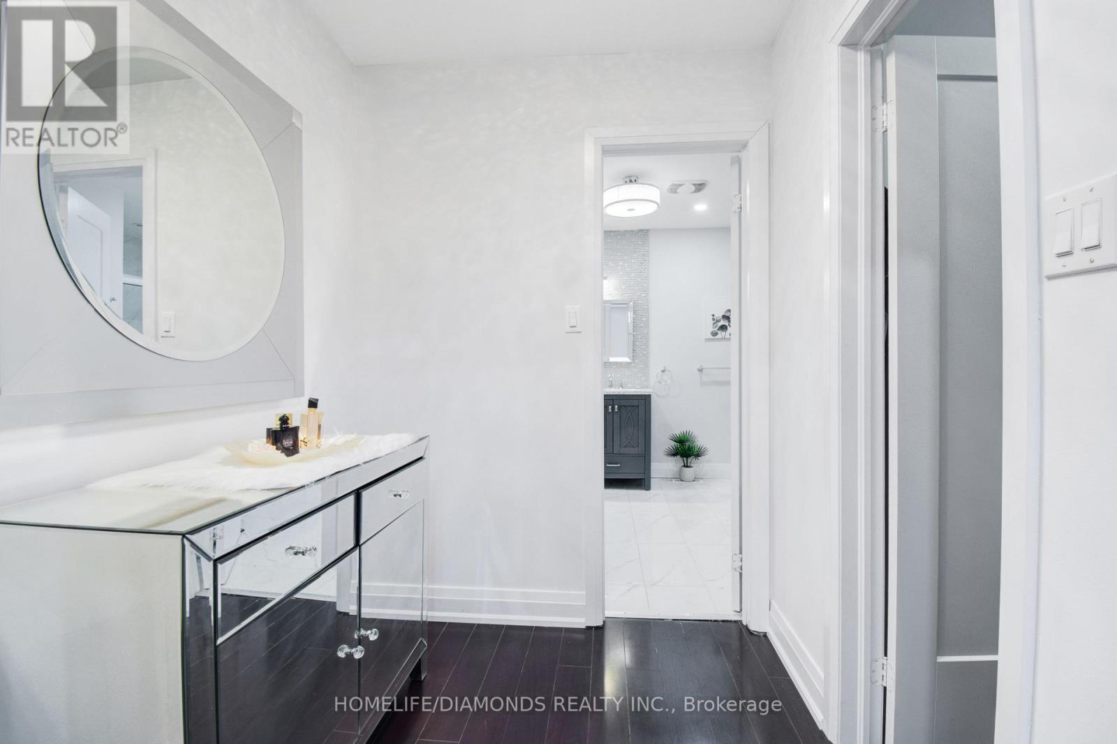 Photo 23 of 1549 Willow Way, Mississauga ON
