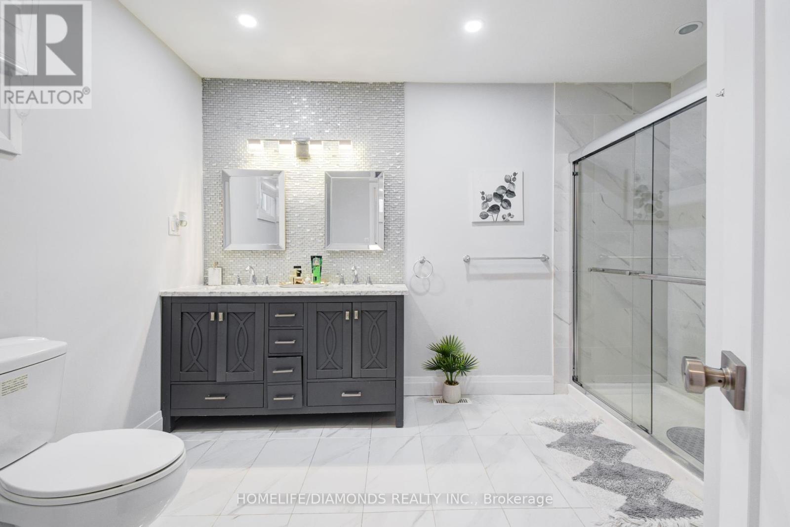 Photo 24 of 1549 Willow Way, Mississauga ON