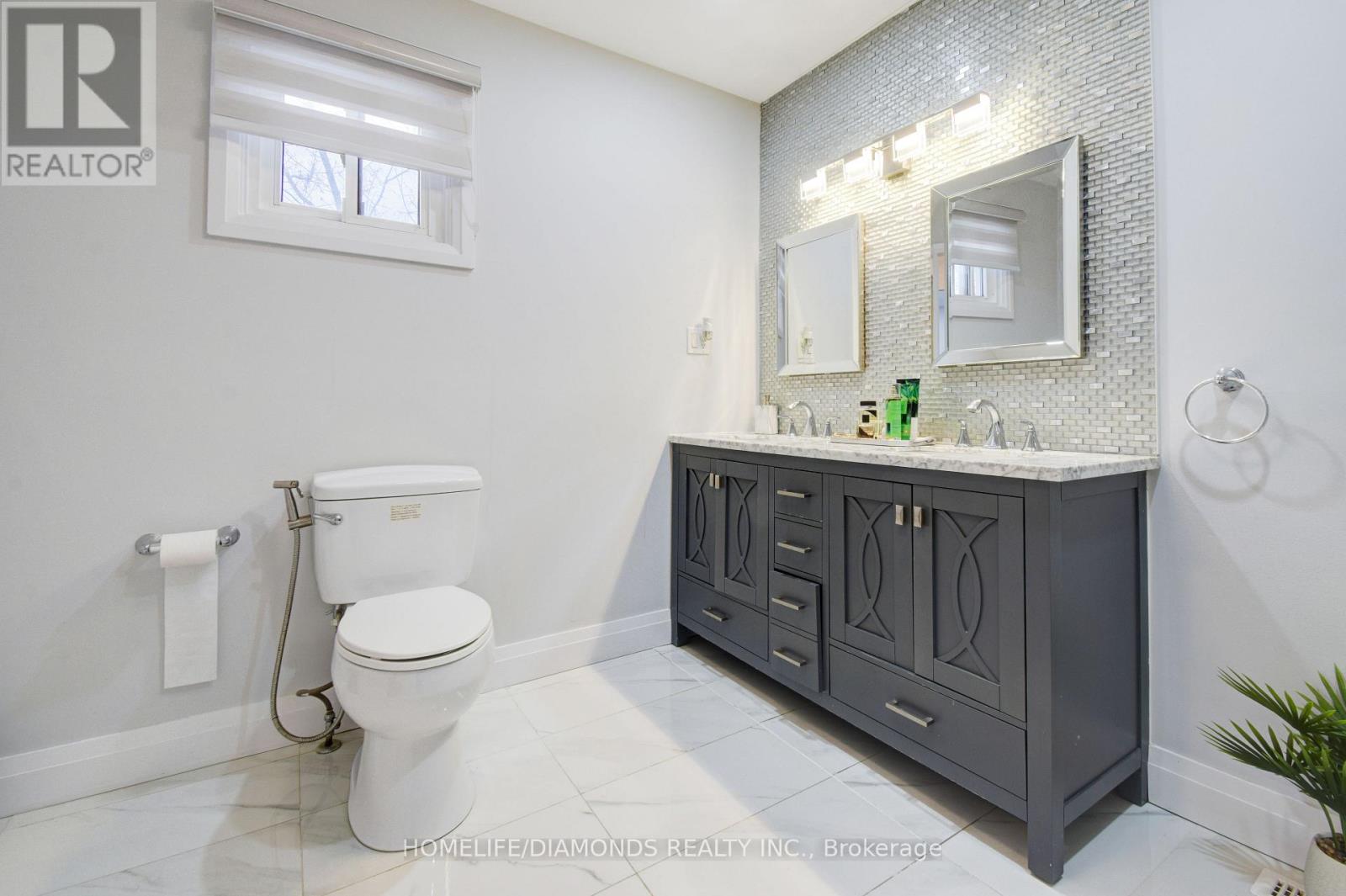 Photo 25 of 1549 Willow Way, Mississauga ON