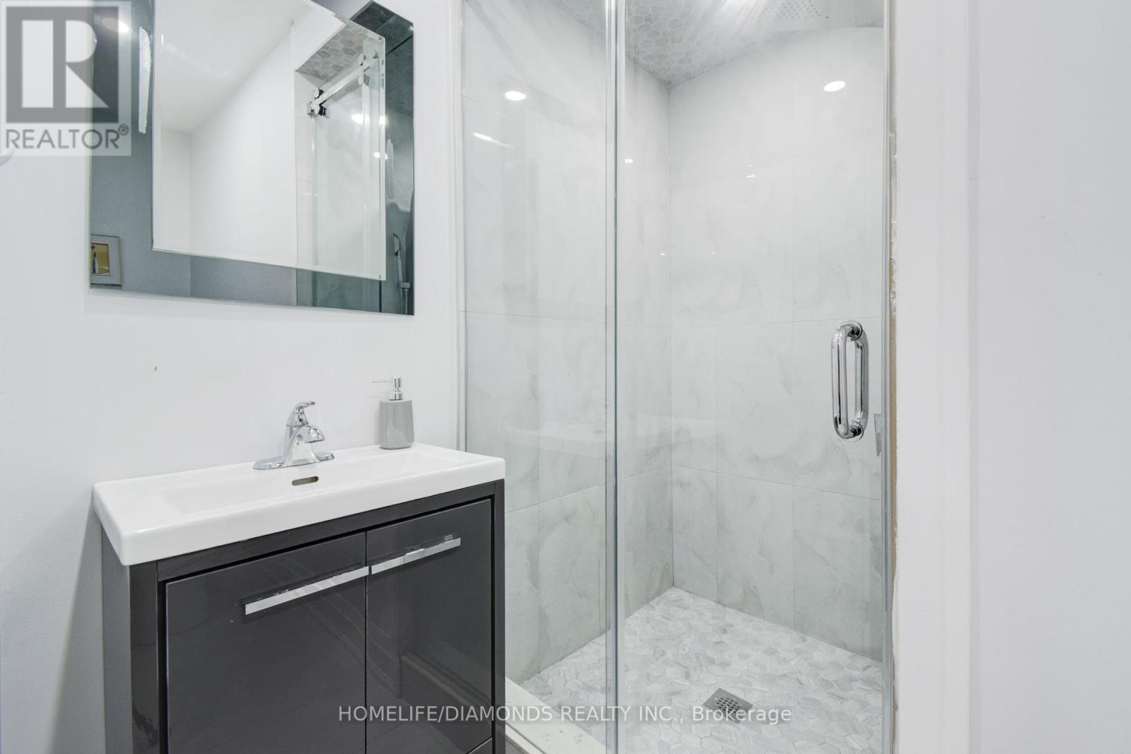 Photo 28 of 1549 Willow Way, Mississauga ON