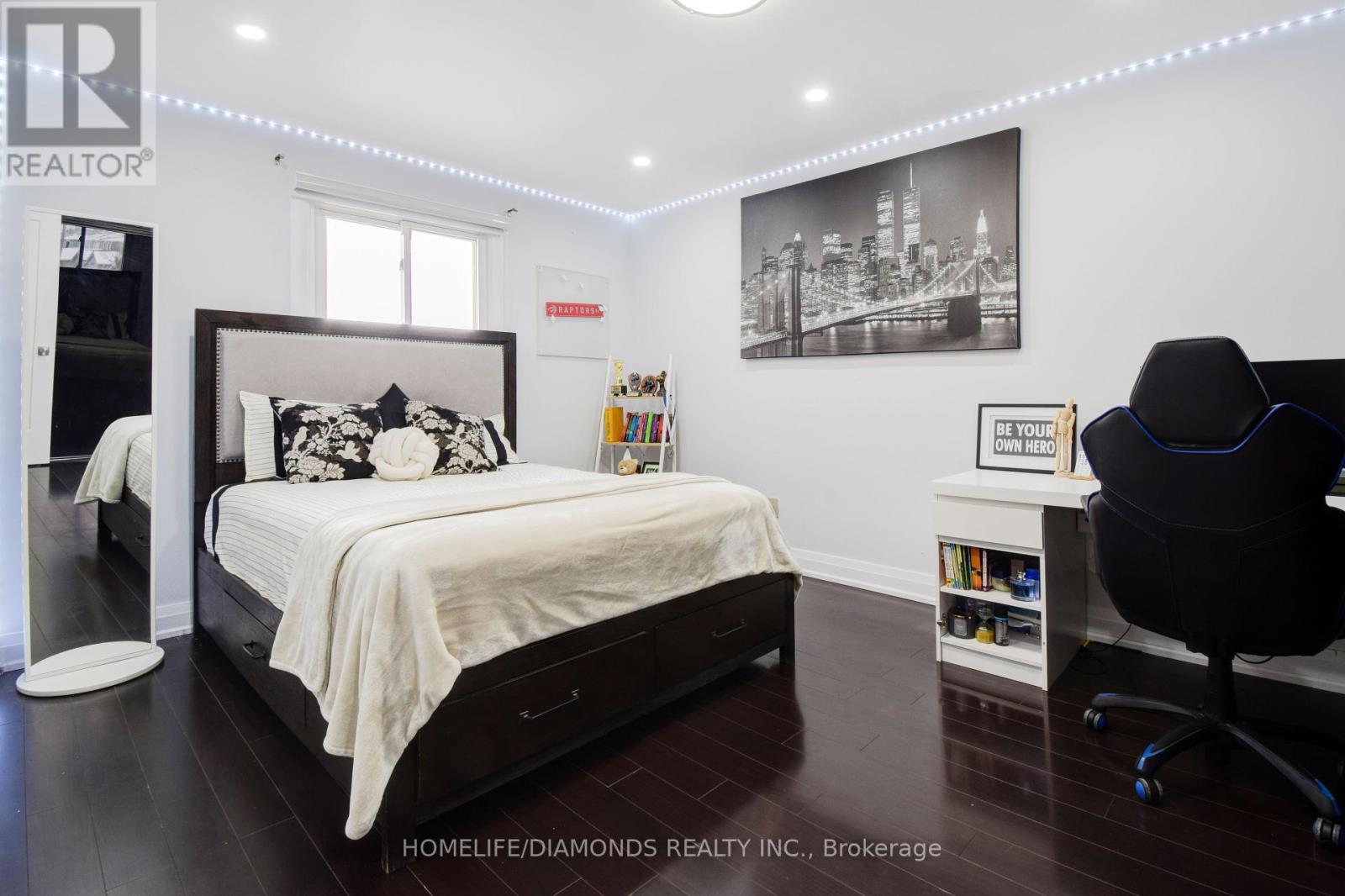 Photo 34 of 1549 Willow Way, Mississauga ON