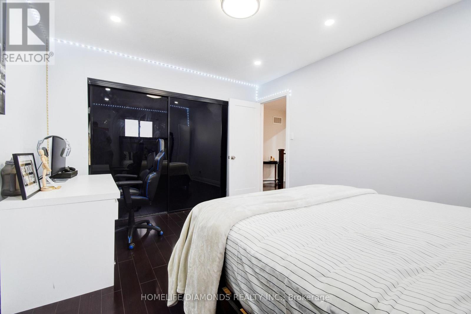 Photo 35 of 1549 Willow Way, Mississauga ON