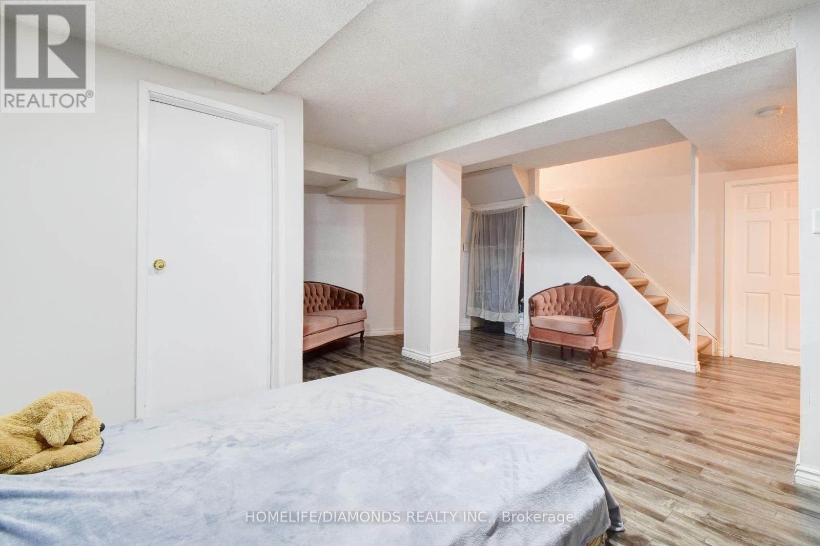 Photo 37 of 1549 Willow Way, Mississauga ON