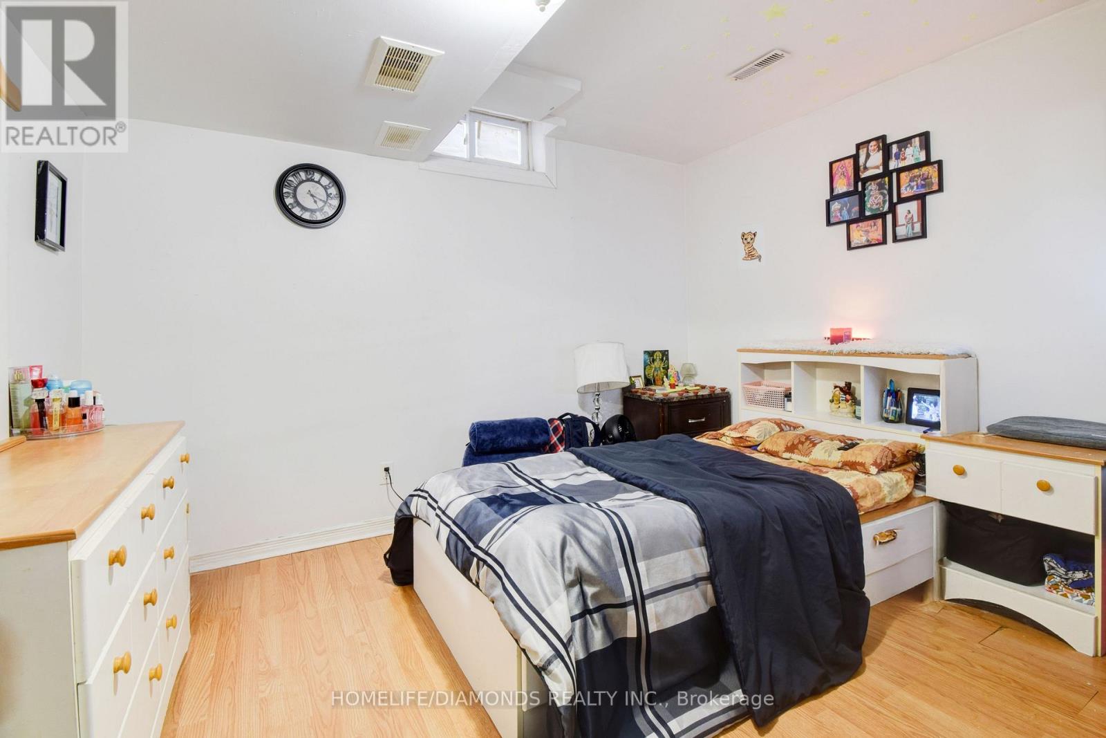 Photo 42 of 1549 Willow Way, Mississauga ON