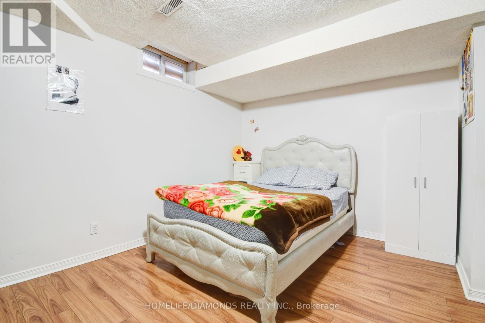 Photo 43 of 1549 Willow Way, Mississauga ON