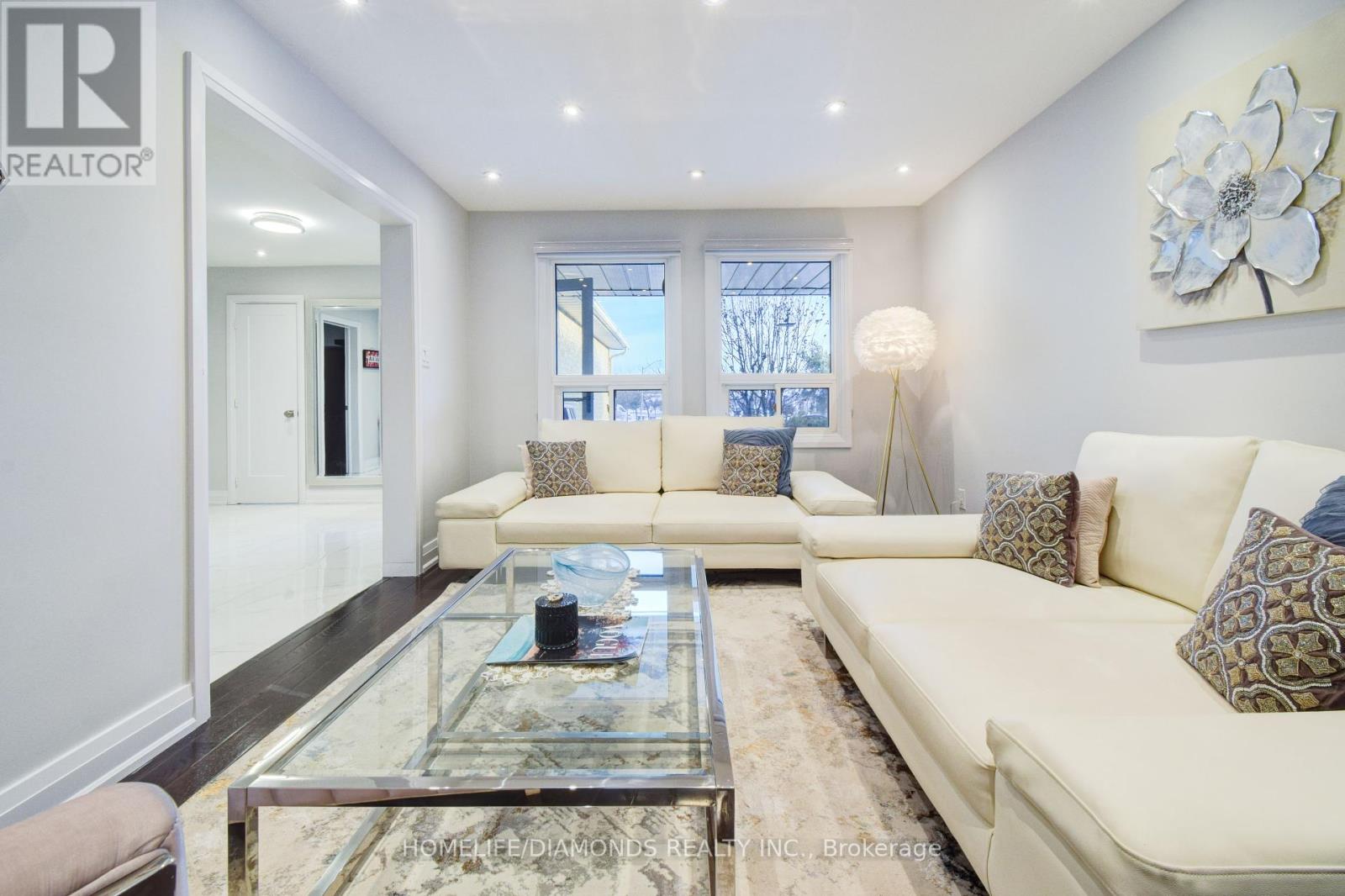 Photo 9 of 1549 Willow Way, Mississauga ON