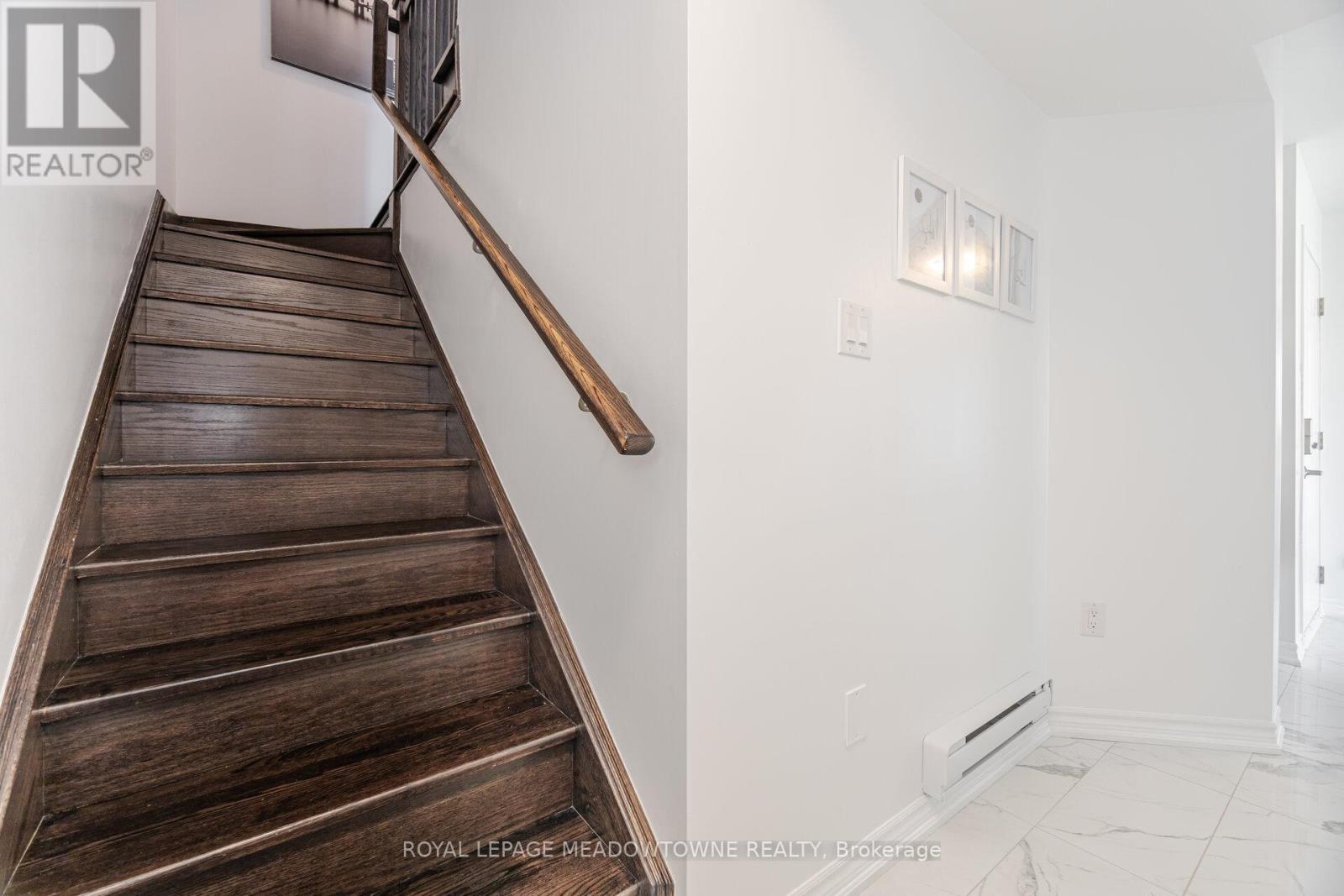 Photo 39 of 898 Cactus Point, Milton ON