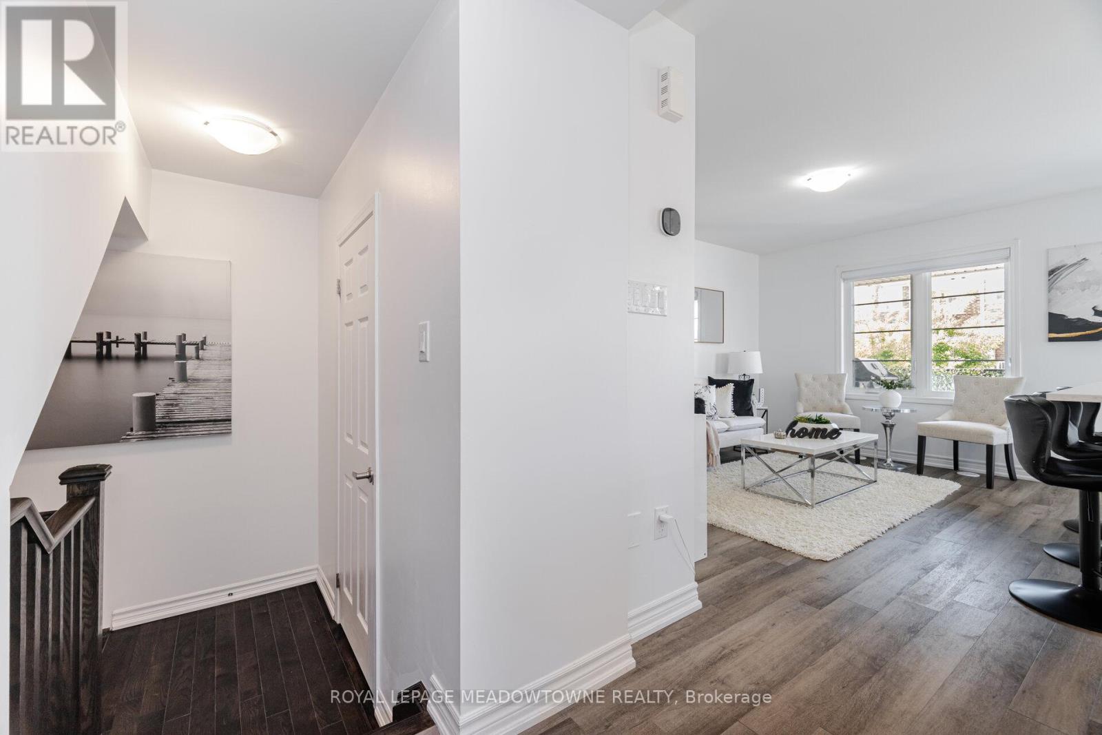 Photo 10 of 898 Cactus Point, Milton ON