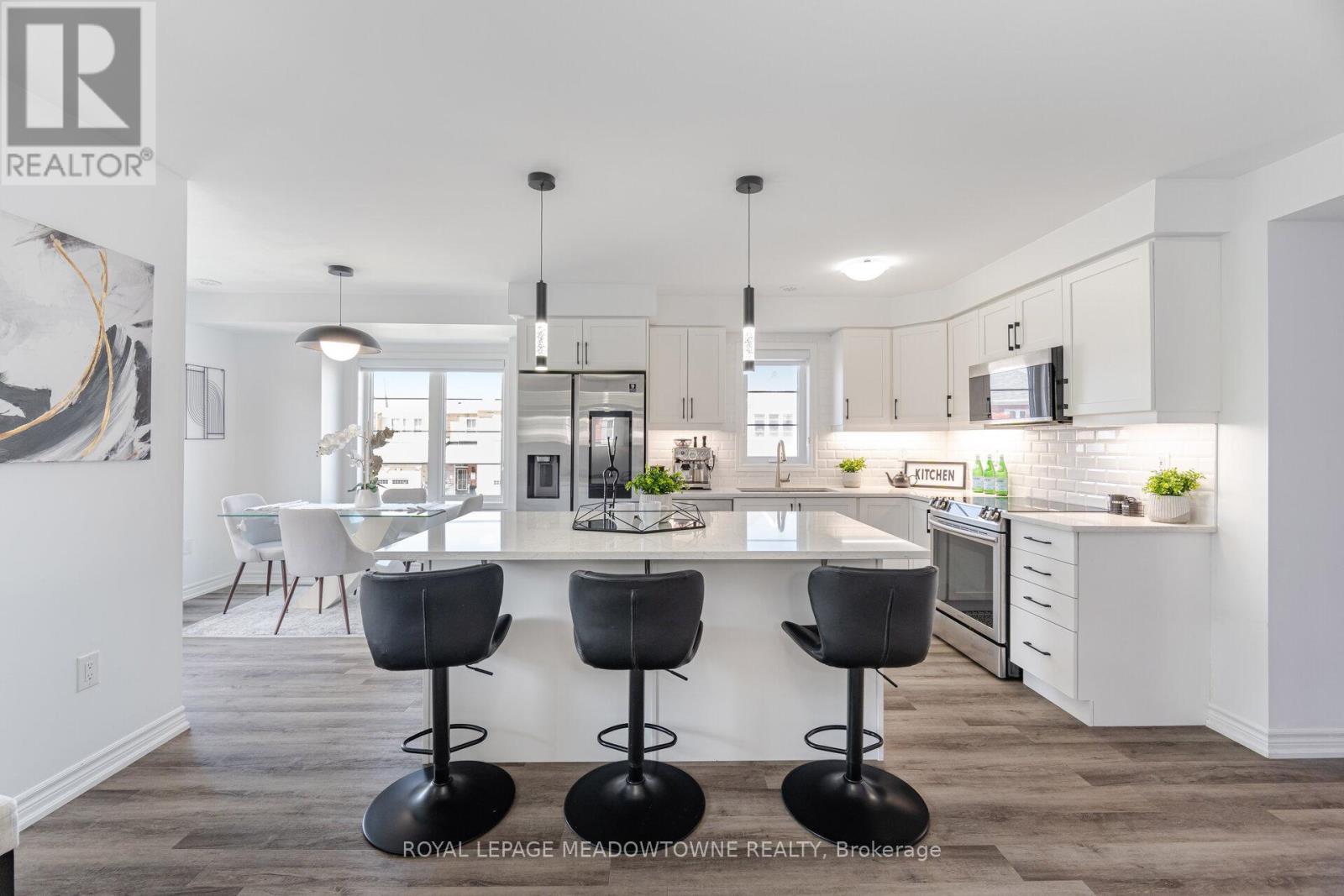 Photo 22 of 898 Cactus Point, Milton ON