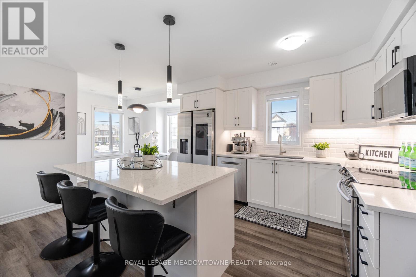 Photo 31 of 898 Cactus Point, Milton ON
