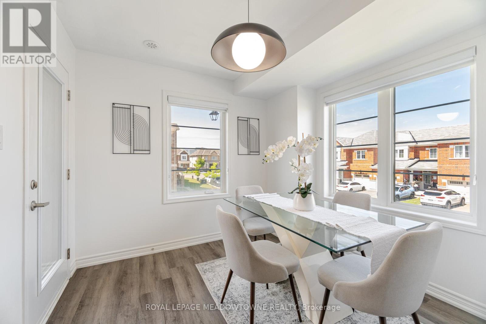 Photo 28 of 898 Cactus Point, Milton ON